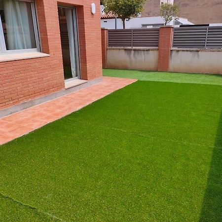 Chalet Amplio Con Jardin Y Zona Barbacoa. 레우스 외부 사진