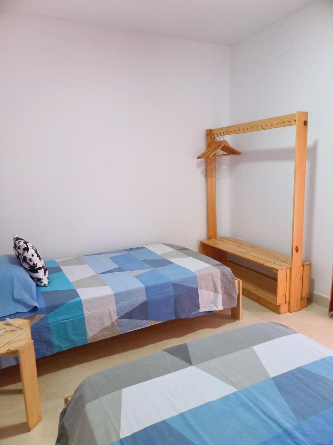 Chalet Amplio Con Jardin Y Zona Barbacoa. 레우스 외부 사진