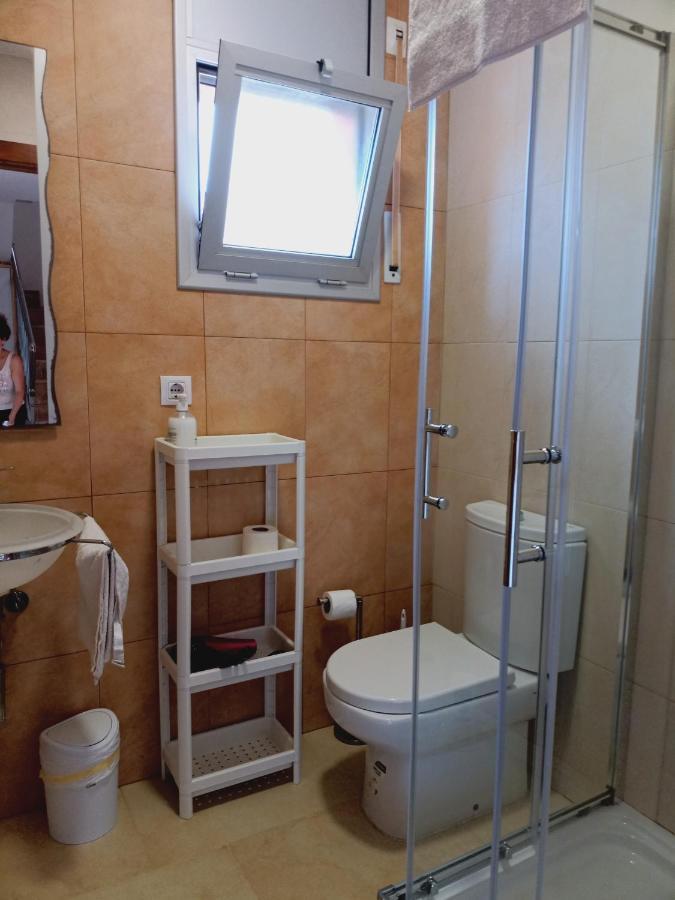 Chalet Amplio Con Jardin Y Zona Barbacoa. 레우스 외부 사진