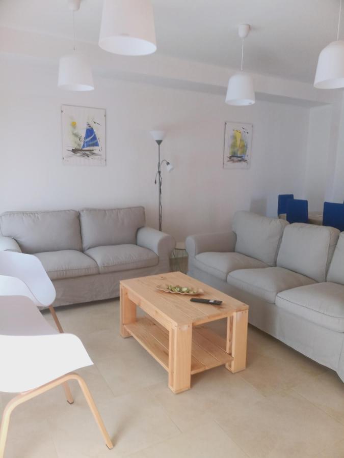 Chalet Amplio Con Jardin Y Zona Barbacoa. 레우스 외부 사진