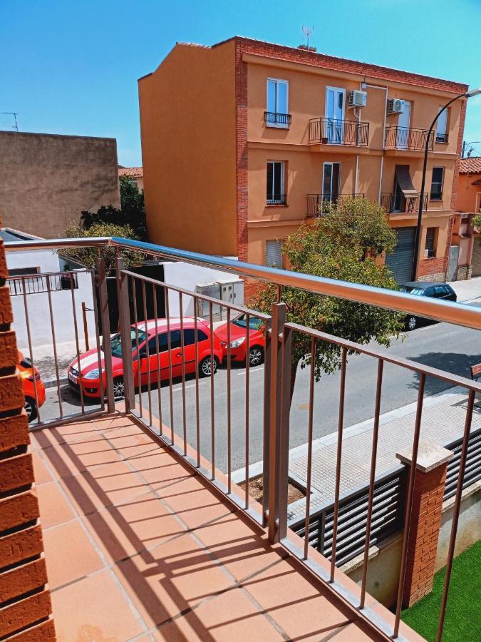 Chalet Amplio Con Jardin Y Zona Barbacoa. 레우스 외부 사진