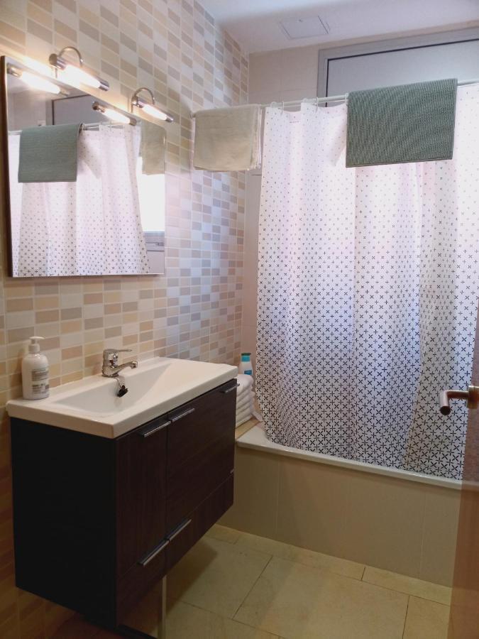 Chalet Amplio Con Jardin Y Zona Barbacoa. 레우스 외부 사진